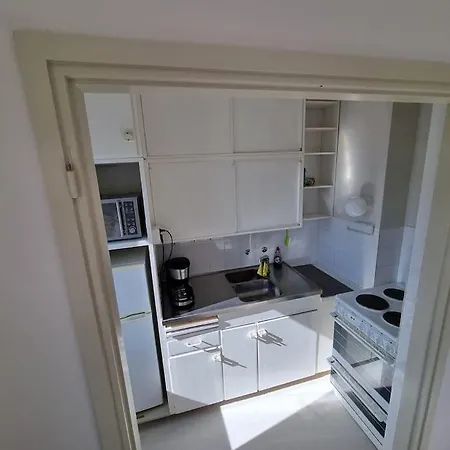 6. Kerroksen Yksioe Laehellae Matkakeskusta. Appartement *